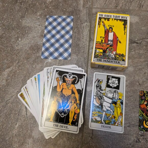 VTG The Rider Waite Tarot Deck The Magician 78 Cards 1971 Purple complete kit - Picture 2 of 8
